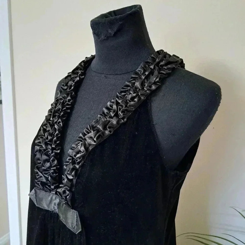 Max Studio  Velvet Top Black Size Small Satin Ruffle Formal Sleeveless Women's - Picture 7 of 9